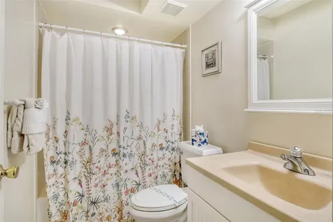 4616 Ringwood Meadow Sarasota FL 34235
