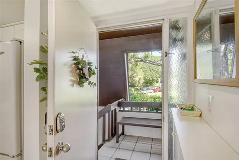 4616 Ringwood Meadow Sarasota FL 34235