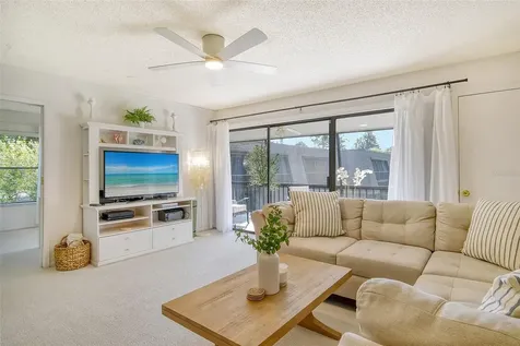 4616 Ringwood Meadow Sarasota FL 34235
