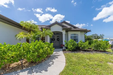 829 E 6th Street Englewood FL 34223