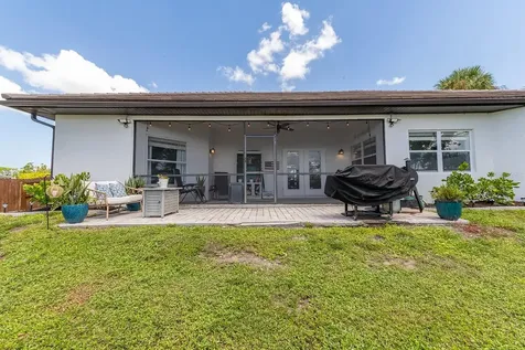 829 E 6th Street Englewood FL 34223