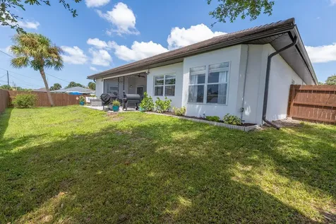 829 E 6th Street Englewood FL 34223
