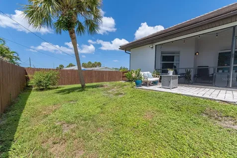 829 E 6th Street Englewood FL 34223