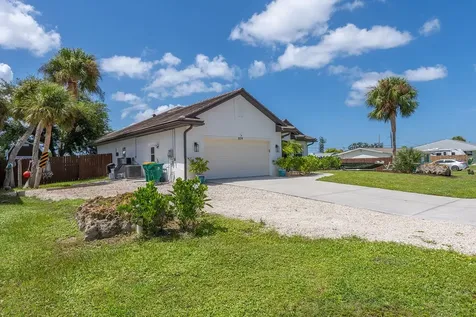 829 E 6th Street Englewood FL 34223