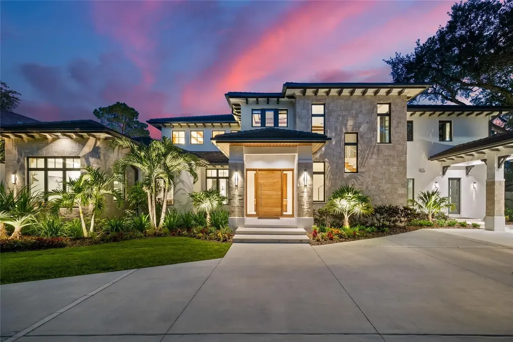 1005 S Siwanoy Street Tampa FL 33629