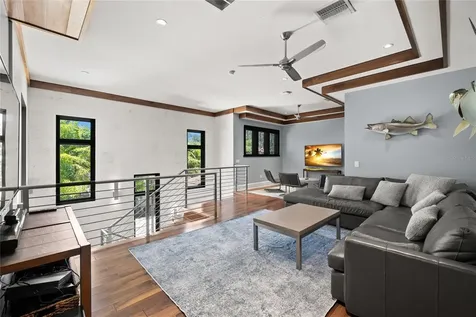 1005 S Siwanoy Street Tampa FL 33629