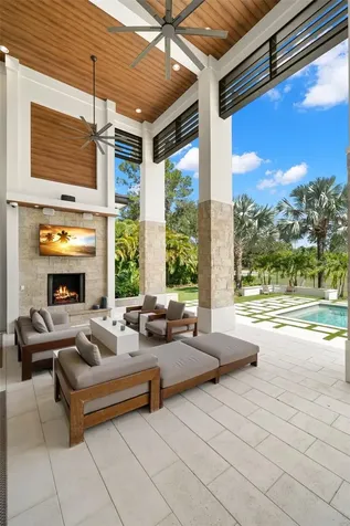 1005 S Siwanoy Street Tampa FL 33629