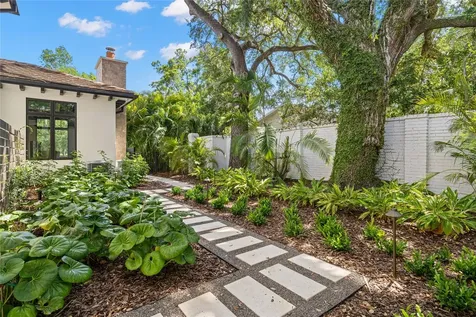 1005 S Siwanoy Street Tampa FL 33629