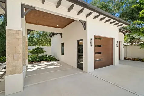 1005 S Siwanoy Street Tampa FL 33629
