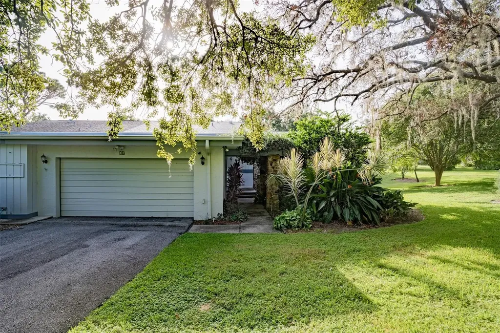 24 Nottingham Way Haines City FL 33844