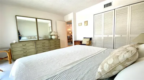 500 S Washington Drive Sarasota FL 34236