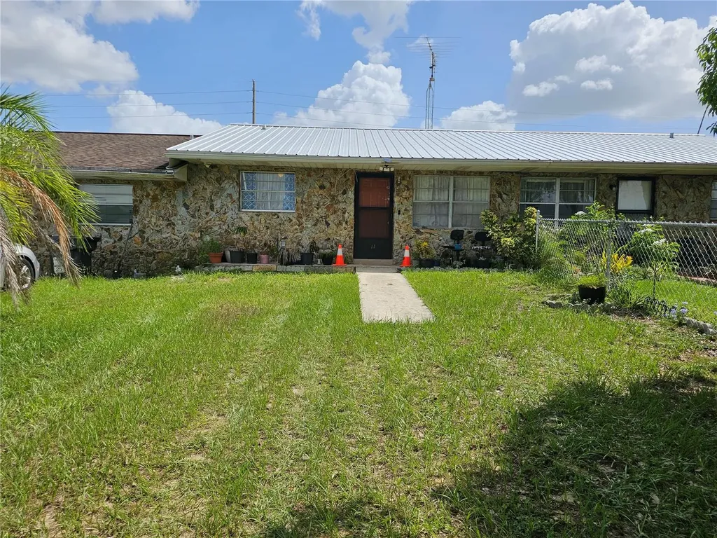 11 W Orange Street Avon Park FL 33825