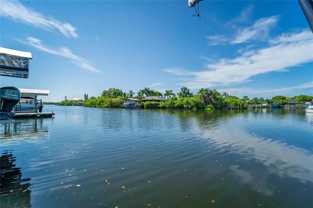 1424 Beach Club Lane Apollo Beach FL 33572