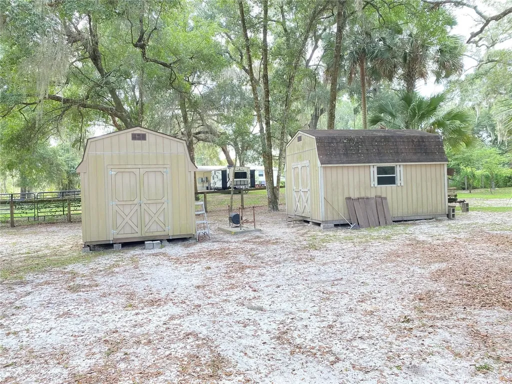 989 NE 184th Place Citra FL 32113