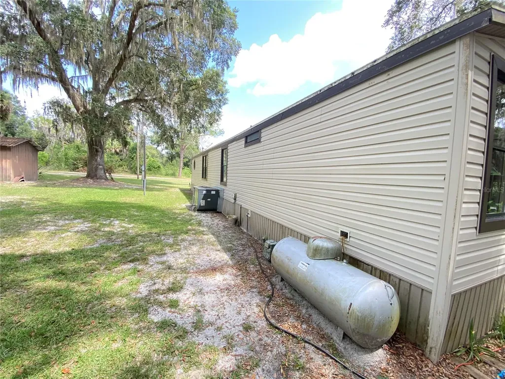 989 NE 184th Place Citra FL 32113