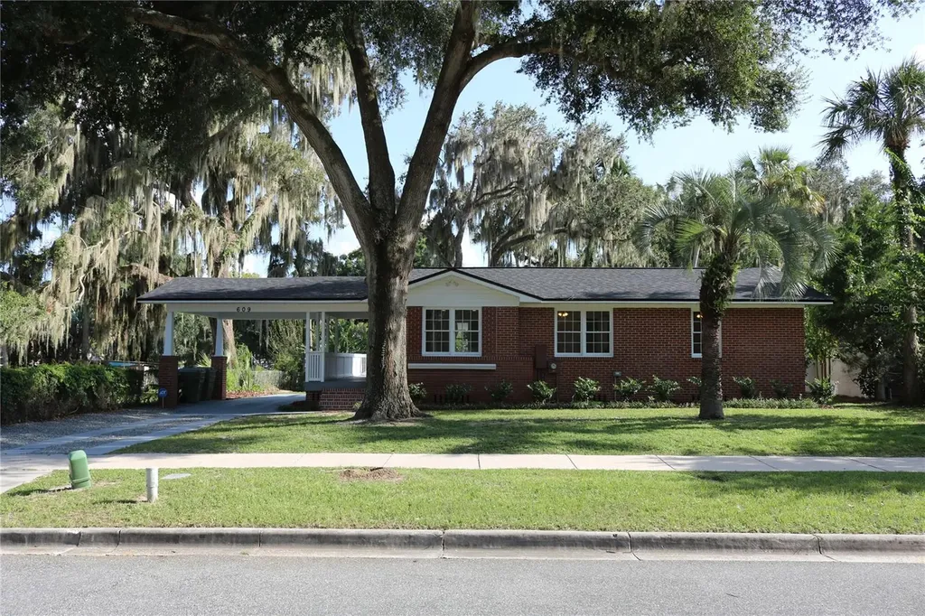 609 Cascade Avenue Leesburg FL 34748