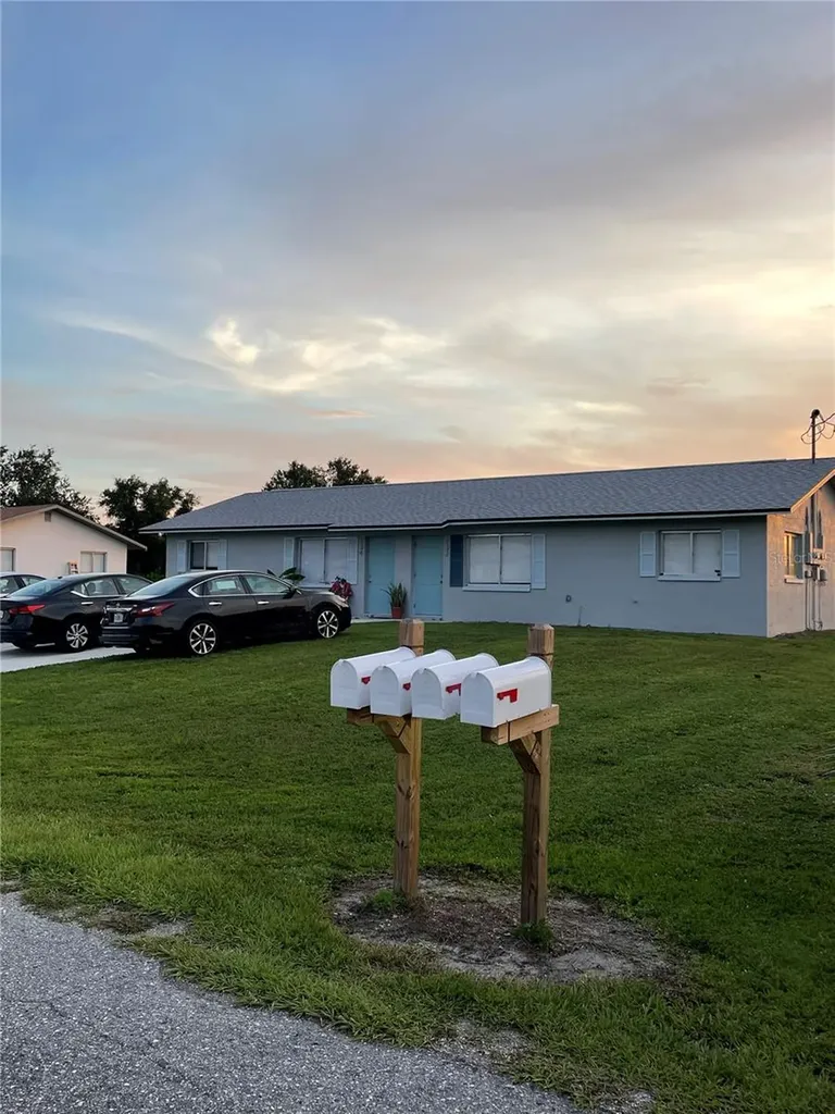 132-138 Gordon Avenue S Lehigh Acres FL 33973