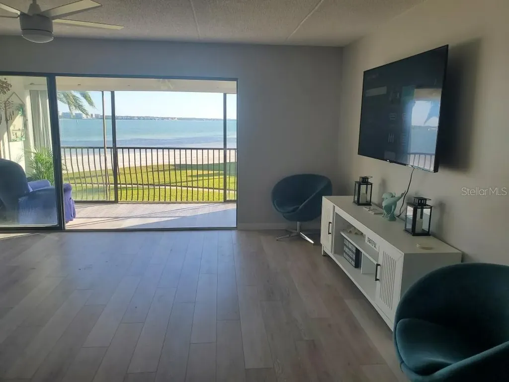 895 S Gulfview Boulevard Clearwater FL 33767