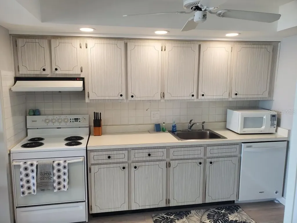 895 S Gulfview Boulevard Clearwater FL 33767