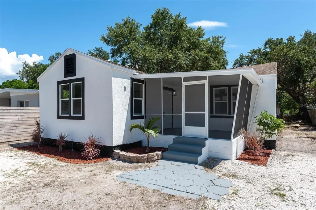 866 53rd Avenue S St Petersburg FL 33705