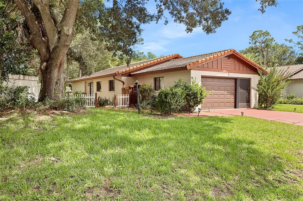 1 Lago Vista Place Palm Coast FL 32164