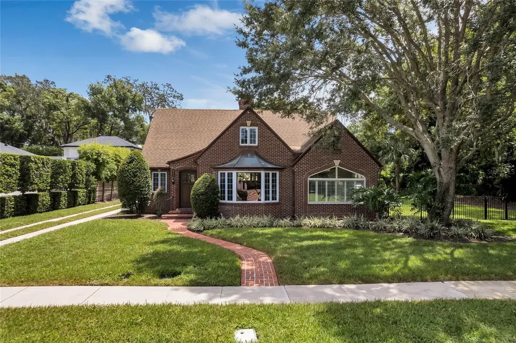 847 Park Lake Court Orlando FL 32803