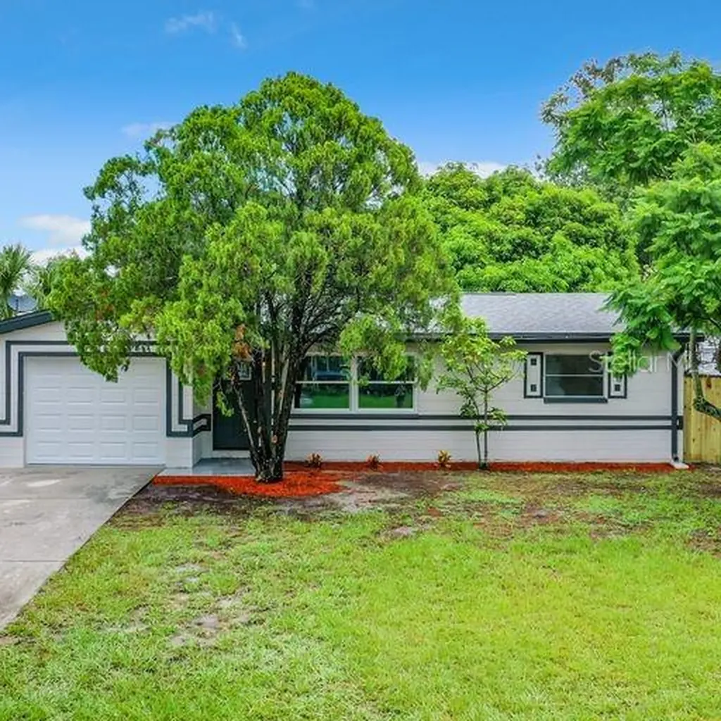 791 76th Avenue N St Petersburg FL 33702