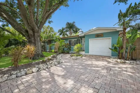 1316 32nd Street W Bradenton FL 34205
