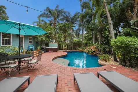 1316 32nd Street W Bradenton FL 34205