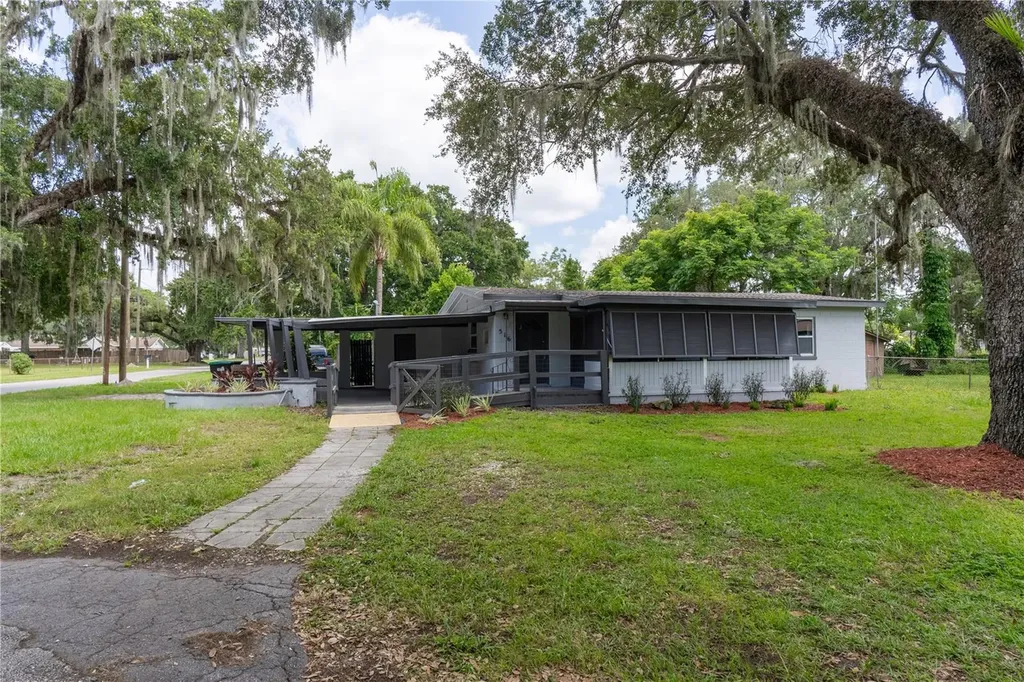 516 Kenmore Circle Orlando FL 32839