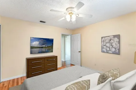5717 King James Avenue Leesburg FL 34748