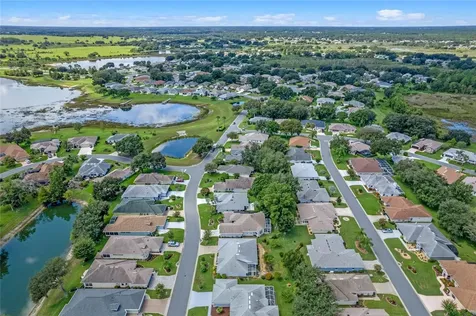 5717 King James Avenue Leesburg FL 34748