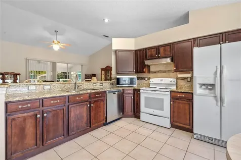 5717 King James Avenue Leesburg FL 34748