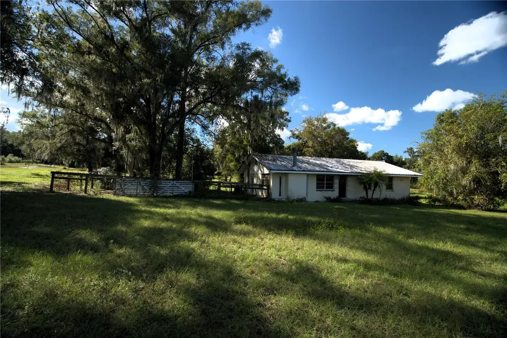 39999 Sumner Lake Road Dade City FL 33525