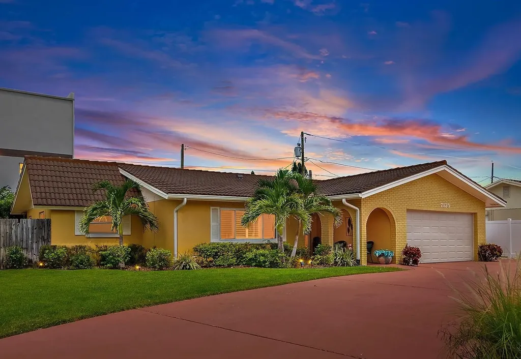 7125 S Shore Drive S South Pasadena FL 33707