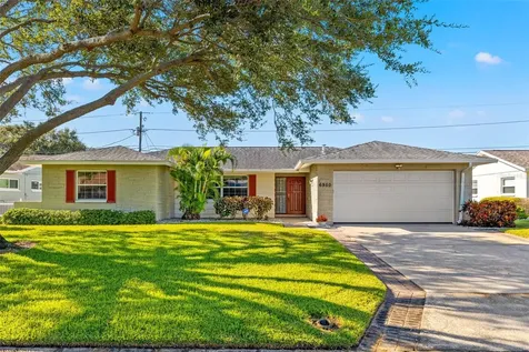6950 14th Avenue N St Petersburg FL 33710