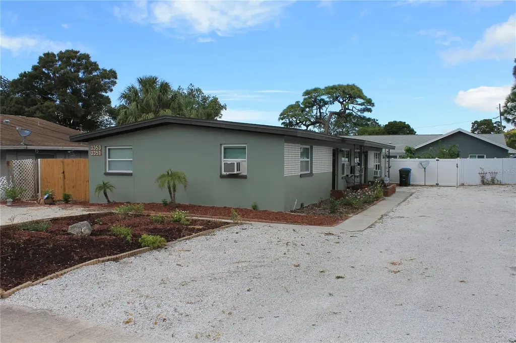 3353 Dryer Avenue Largo FL 33770