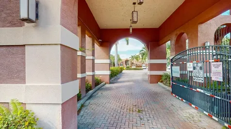 10265 Gandy Boulevard N St Petersburg FL 33702