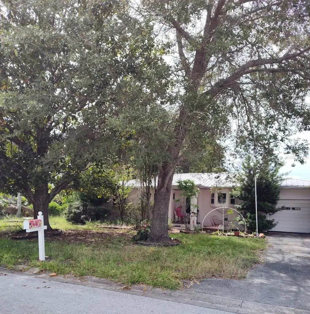 5130 70th Street N St Petersburg FL 33709