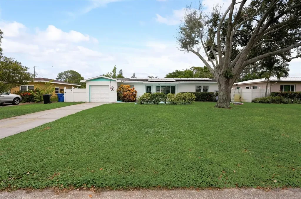 6823 18th Street N St Petersburg FL 33702