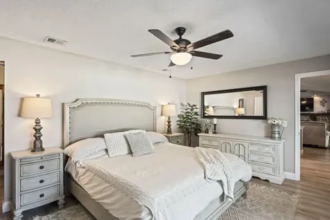 1805 N Waterman Drive Valrico FL 33594