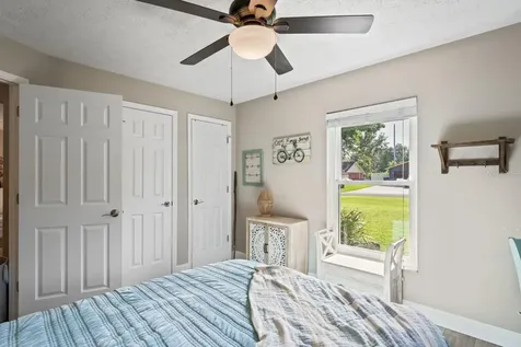 1805 N Waterman Drive Valrico FL 33594