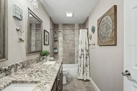 1805 N Waterman Drive Valrico FL 33594