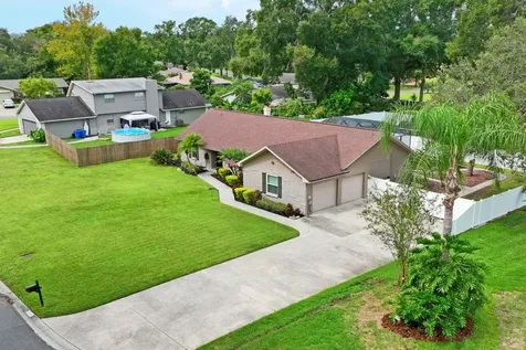 1805 N Waterman Drive Valrico FL 33594