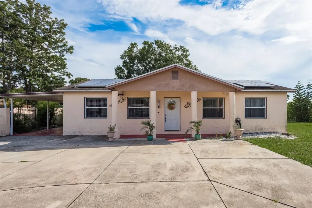 2436 Wishing Well Circle Tampa FL 33619
