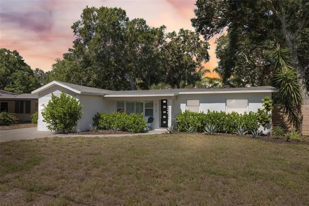 4313 S Thatcher Avenue Tampa FL 33611