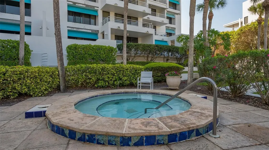 2109 Gulf Of Mexico Drive Longboat Key FL 34228