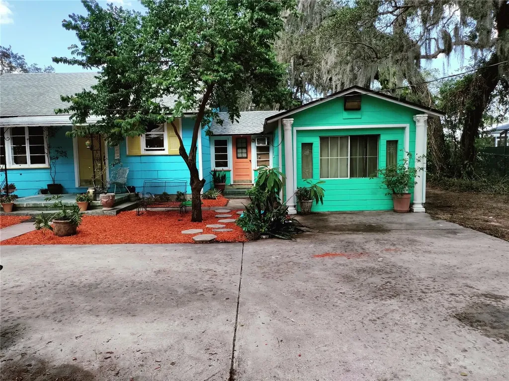 10925 50th Avenue N St Petersburg FL 33708