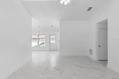 5207 Peach Avenue Seffner FL 33584