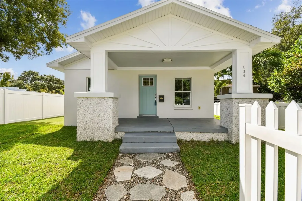 434 33rd Avenue N St Petersburg FL 33704